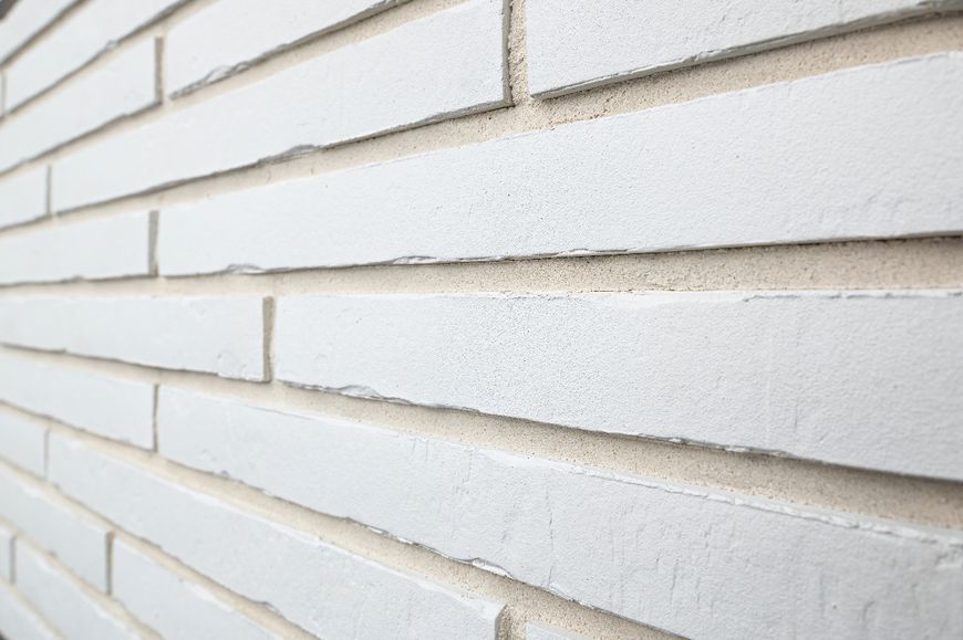 Фасадна плитка Loft Brick Моноблан 20 Рігель, 490&times;40&times;20 мм, біла ручної роботи з ефектом старої цегли 2255 фото