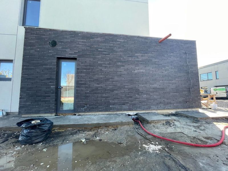 Фасадна плитка Loft Brick Луна Grey, ручне формування, сірий ригель з природною фактурою 2257 фото